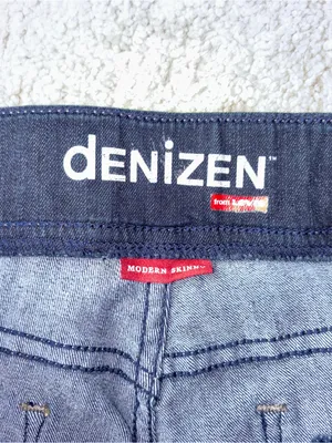 Women’s Denizen from Levi's Skinny Jeans in Dark Blue Wash Size: 10 thumbnail 4