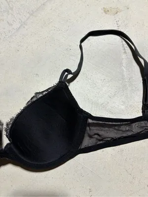 Victoria’s secret Black Lace lined Demi bra 32B thumbnail 8