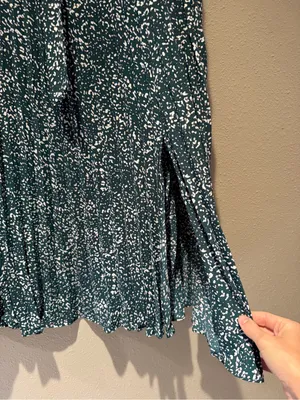 Emerald Green Printed Pleated Midi Skirt thumbnail 4