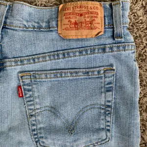 *Y2K* Levi’s 512 Classic slim cutoff size 12 blue jean high rise shorts thumbnail 3