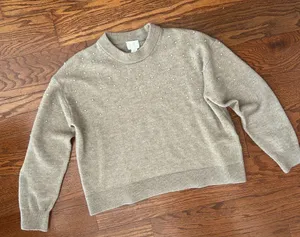 H&M Beige Faux Pearl Embellished Crewneck Sweater Size Medium Poly/Wool Blend thumbnail 3