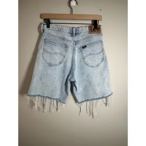 Lee Mid-Rise Slouch Bermuda Denim Shorts Light Wash Raw Hem Button Fly 24 thumbnail 8