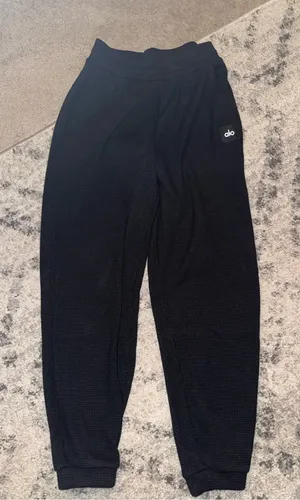 ALO Yoga Black Waffle-Knit Leggings with Logo Patch thumbnail 1