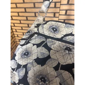Vera Bradley Black And‎ White Floral Crossbody Purse thumbnail 5