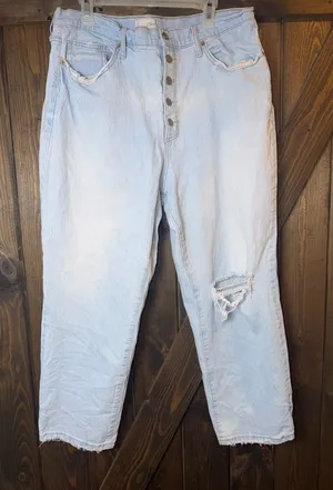 Universal‎ Thread Vintage Straight Button Fly Denim Jeans thumbnail 1