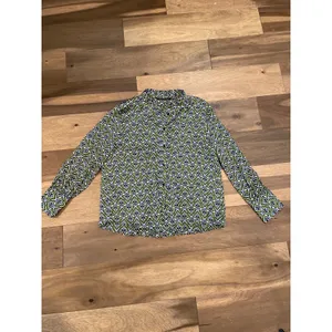 Zara Satin Button Up Top Size M Green Abstract Boho Desi Print thumbnail 3