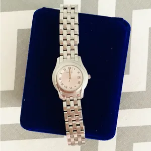 Ladies Gucci stainless steel watch 🔥 thumbnail 4