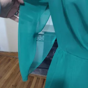 Stunning vintage Green Formal dress thumbnail 4