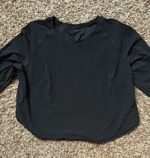 Lululemon Top thumbnail 1