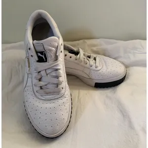 Puma Cali Platform Womens Size 9.5 White Sneakers Casual Shoes 369155-04 thumbnail 2