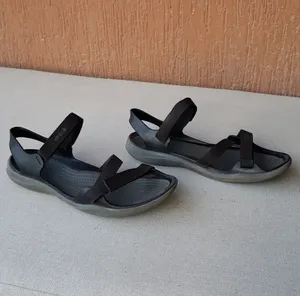 Crocs Sandals, Size 8 thumbnail 6