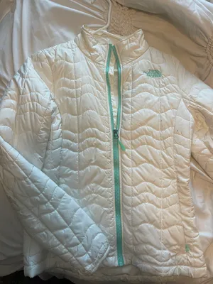 Womens North Face Coat thumbnail 1