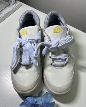 Adidas‎ Courtic Women 7.5 Sneakers White Grey Yellow Low Top HP9460 Shoes thumbnail 1