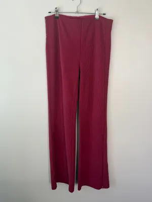 Lululemon Brushed Softstreme Rib Zip Flare 32.5" Pomegranate 10 RARE thumbnail 2