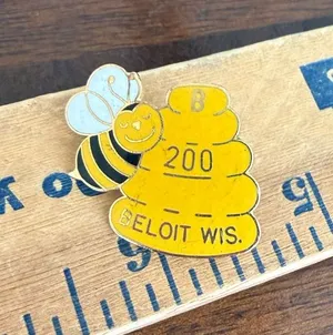 Vintage Bee Pin thumbnail 1