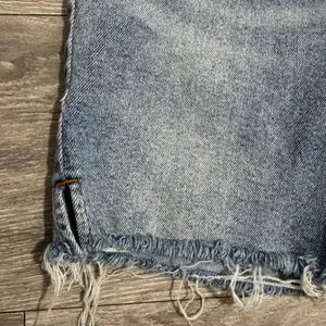 We The Free Free People High Rise Raw Hem‎ Denim Shorts Light Wash Blue Size 27 thumbnail 5