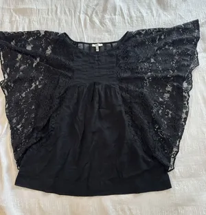 Joie Blouse Joyce Boatneck Lace Boho Whimsigoth Romantic 90s Y2K Silk Blend thumbnail 1