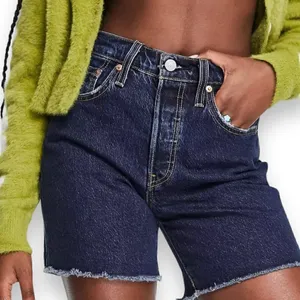 Levi's 501 Mid-Thigh Denim Shorts Size 24 thumbnail 3