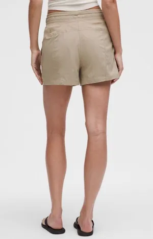 Lululemon Dance Studio High-Rise Shorts 3.5" (Size 6) thumbnail 6