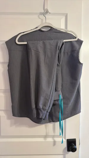 FIGS Scrub Set Jogger Top & Pants thumbnail 3