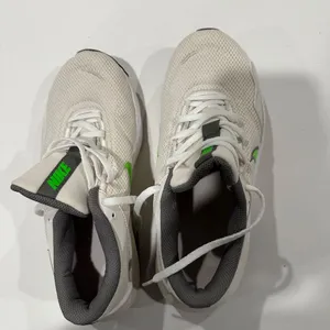 Nike Legend Essential 3 Running Crossfit‎ Shoes - NEW - Size 6. thumbnail 5