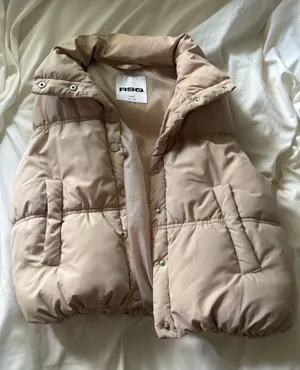 RSQ Tilly’s Beige Cropped Puffer Vest thumbnail 1