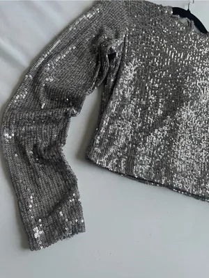 ✨ NWOT 28th & PARK Gunmetal Sequin Long Sleeve Crop Top M ✨ thumbnail 3