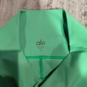 Alo Yoga High Waist Biker Shorts Neon Green XS RN87370 Athletic Activewear thumbnail 3