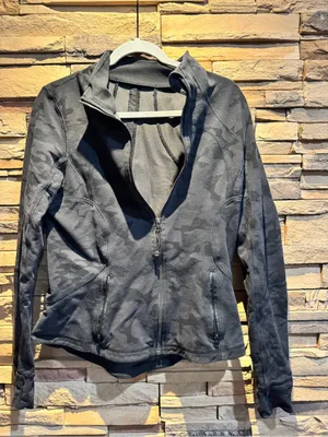 Lululemon define jacket thawed black camo size 12 thumbnail 1