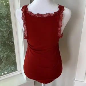 Vintage Y2K Banana Republic Red Lace Trimmed Cami Tank Size Small thumbnail 3