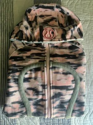 lululemon athletica Pink Camo Scuba hoodie sz6 thumbnail 2