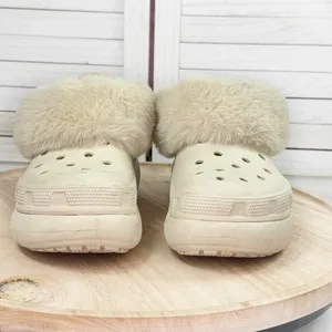 Crocs Furever Crush Faux Fur Lined Platform‎ Clogs Ivory Bone Women Size 8 thumbnail 2