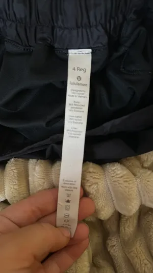 Lululemon Hotty Hot Short 2.5” thumbnail 3