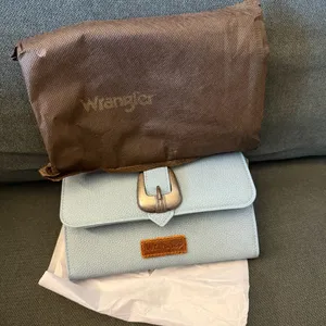 Wrangler Steel Blue Crossbody Bag thumbnail 13