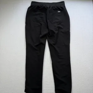 FIGS Yola Skinny Scrub Pants Women’s Large Black Technical Collection thumbnail 2