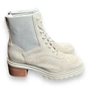 BERNARDO Salerno Lace-Up Rubber Sole Boot US 6.5M White Suede‎ thumbnail 4