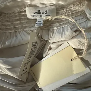 Aritzia Wilfred silky satin estienne blouse in birch NEW thumbnail 2
