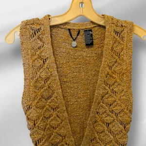 BKE‎ Boutiuqe Sweater Vest with Belt thumbnail 2