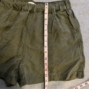 Madewell Olive pull on shorts size S thumbnail 3