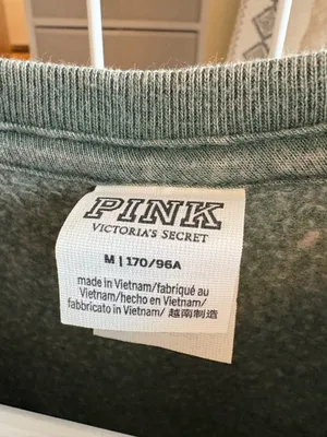 PINK Victoria's Secret Sweatshirt thumbnail 4