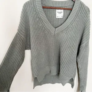 Abercrombie & Fitch Chunky knit V-neck Sweater Pullover Relaxed Fit Size Medium thumbnail 6