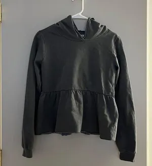 NWOT Women’s Maurices Gray Hooded Sweatshirt Size S thumbnail 1