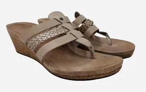 UGG Maddie Wedge‎ Sandals Women's Size 7.5 M Beige thumbnail 1