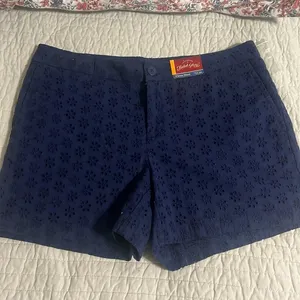 Faded glory navy blue eyelet chino shorts, new, size 10 thumbnail 1
