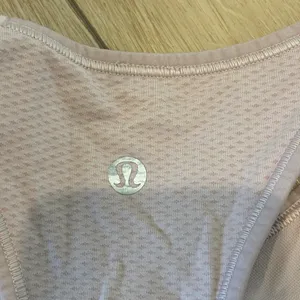 Lululemon high neck sports bra thumbnail 4