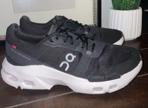 On Running Cloudpulse Women's Running Shoes Sneakers - Black/White Size 8 thumbnail 1