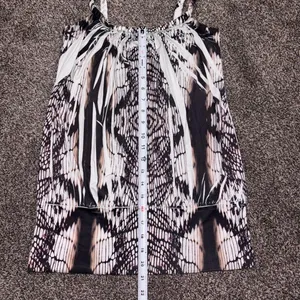 Wet Seal black & white geometric print tank top with tie front detail, size L thumbnail 4