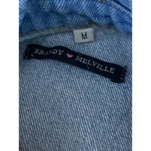 Brandy Melville Women's Collared Long Sleeve Crop Trucker Denim Coat Jacket Sz M thumbnail 5