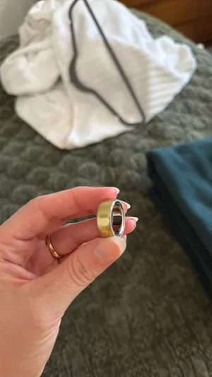 Oura Ring 4 - Gold Size 6 thumbnail 5