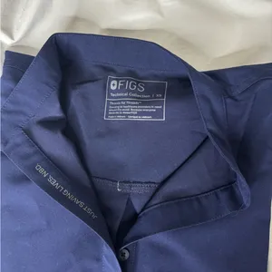 Figs Navy Oversized Rafaela Scrub Top thumbnail 2